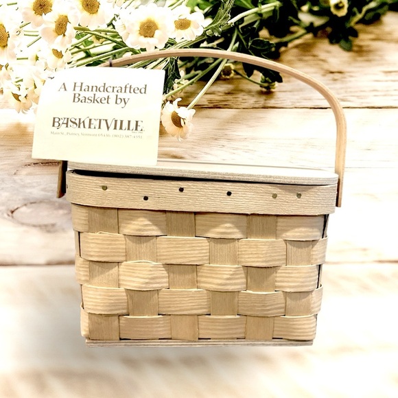 Vintage Other - Vintage Basketville Putney, Vermont Storage Basket with Handle